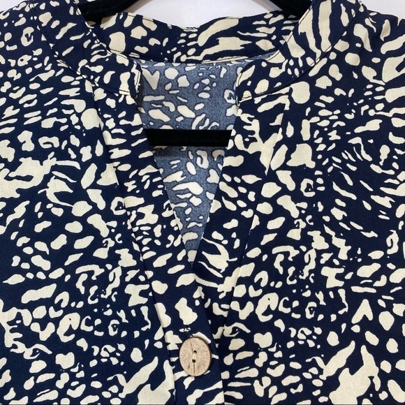 Emery Rose Button Down Top Navy Blue Cream Print Medium Tiered Blouse Babydoll - Picture 7 of 10